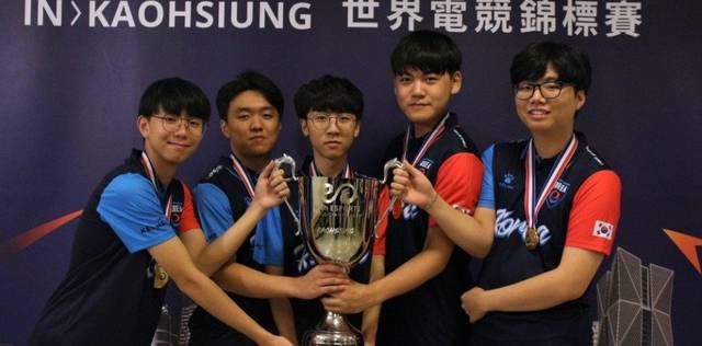 在羽毛球赛 在羽毛球赛