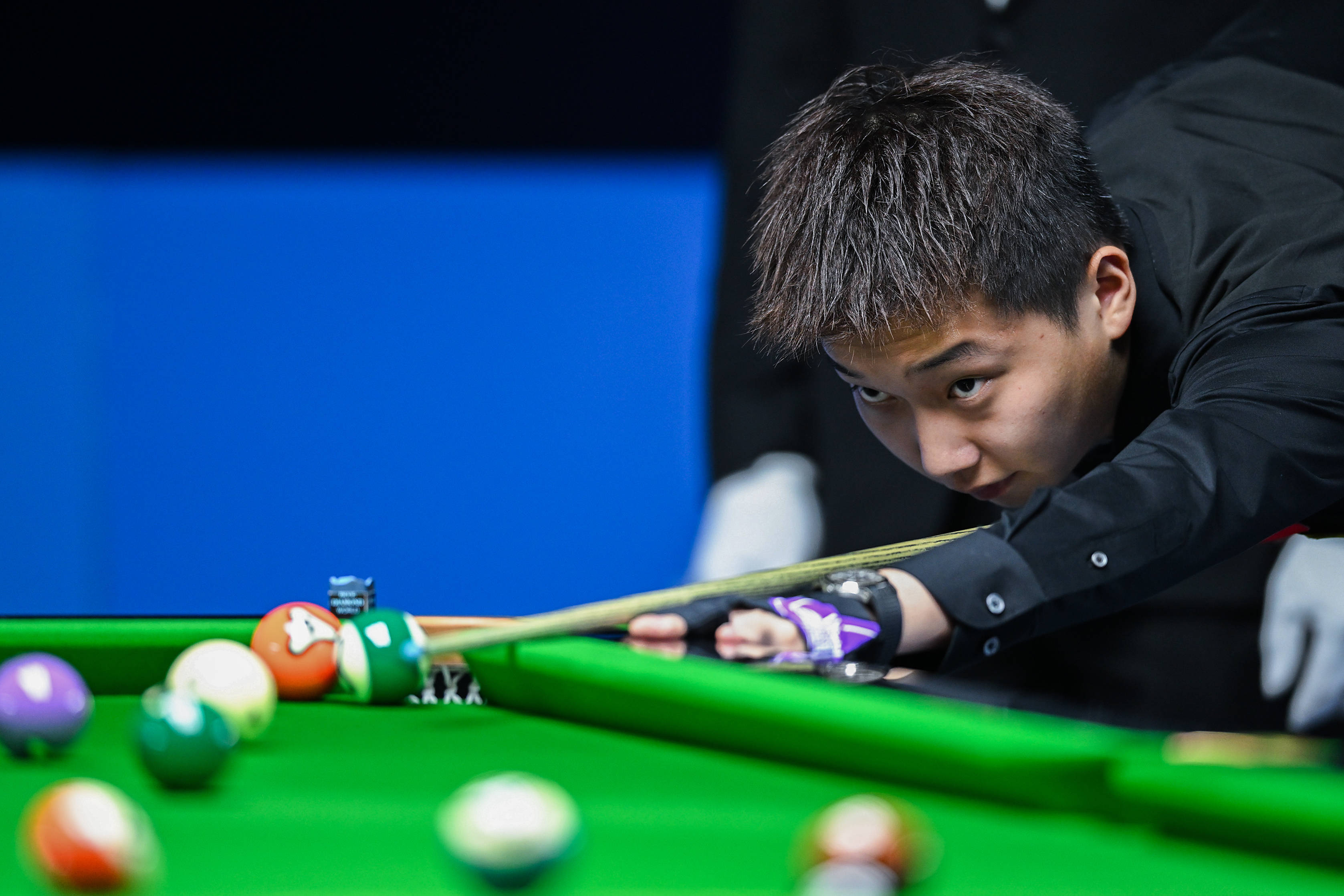 年轻球员与 年轻球员与