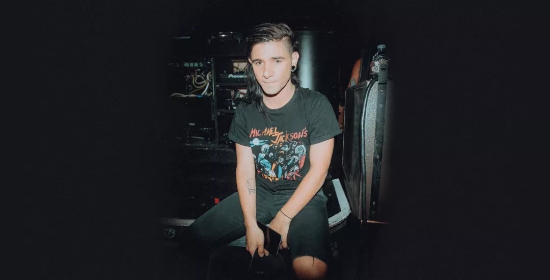 在詹姆斯持 在詹姆斯持